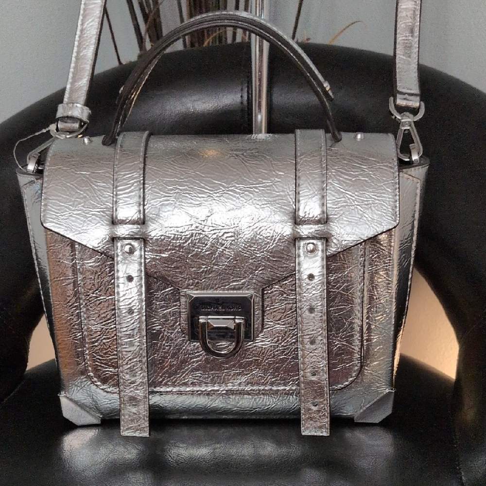 Michael Kors Manhattan Medium Ac Metallic Silver Satchel